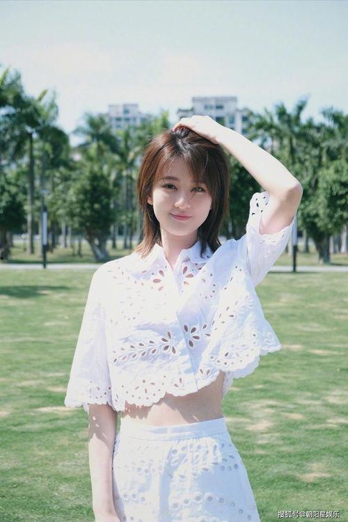 网红戴伊芙琳吃瓜是真的吗,真相揭秘