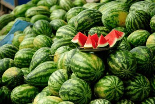 临沧网红吃瓜事件真相是真的吗,真相揭秘，还原事件始末