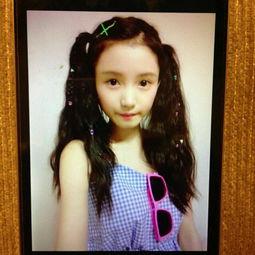 吃瓜网红明星有哪些名字,揭秘当红吃瓜网红明星的璀璨星途