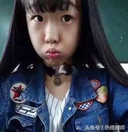 抖音网红写字女神吃瓜视频,趣味横生，字迹间尽显幽默风趣